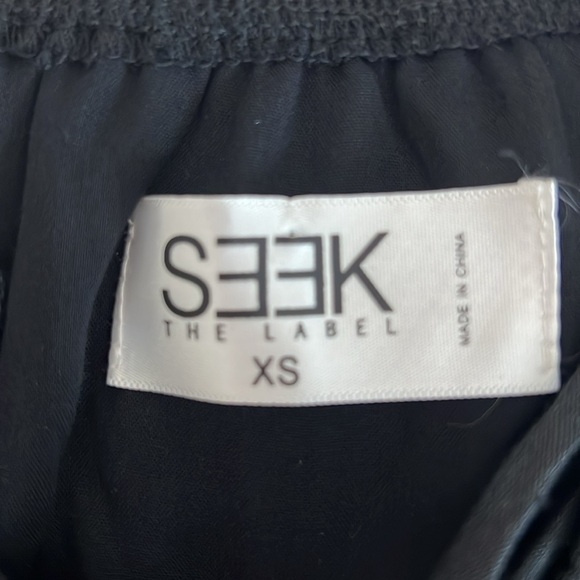 Seek the Label 100% Linen Black Crop Top XS | Lace Up NWOT - Picture 3 of 7